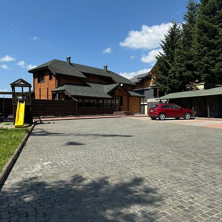 Golden Nest Apartment Yablunytsya Exterior photo