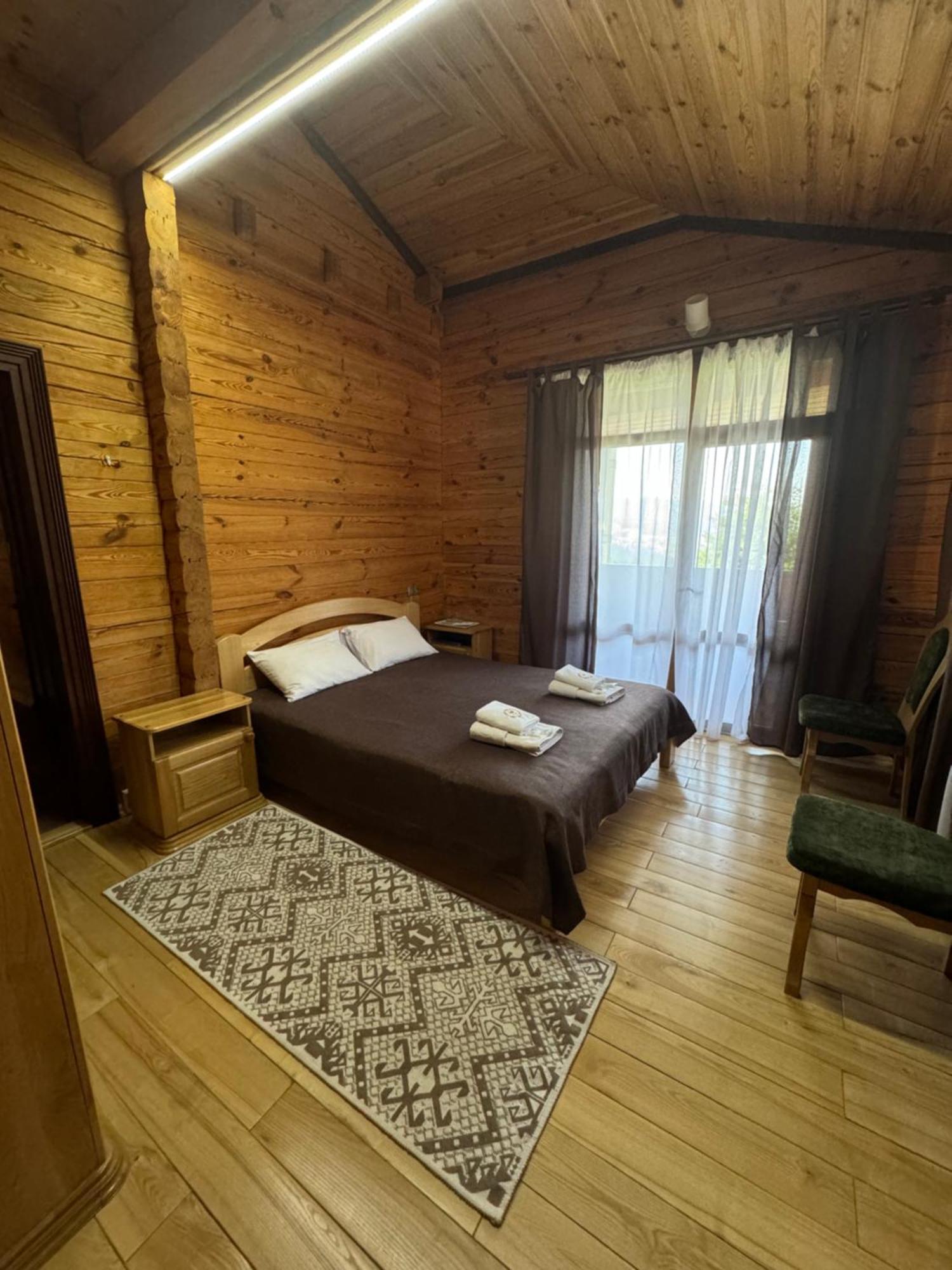 Golden Nest Apartment Yablunytsya Exterior photo